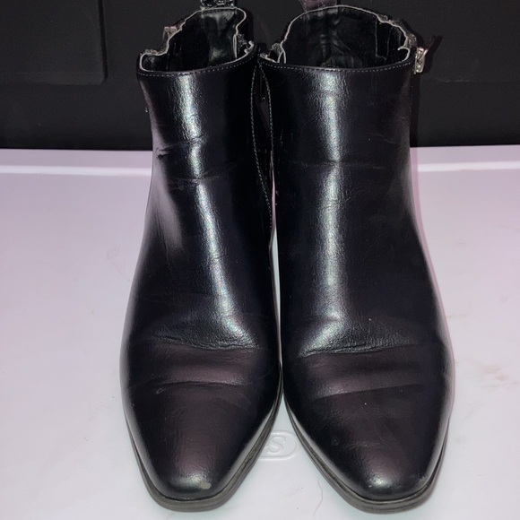 Women’s JustFab 2” Black Booties with Snake Texture Size 8.5 - Picture 4 of 5